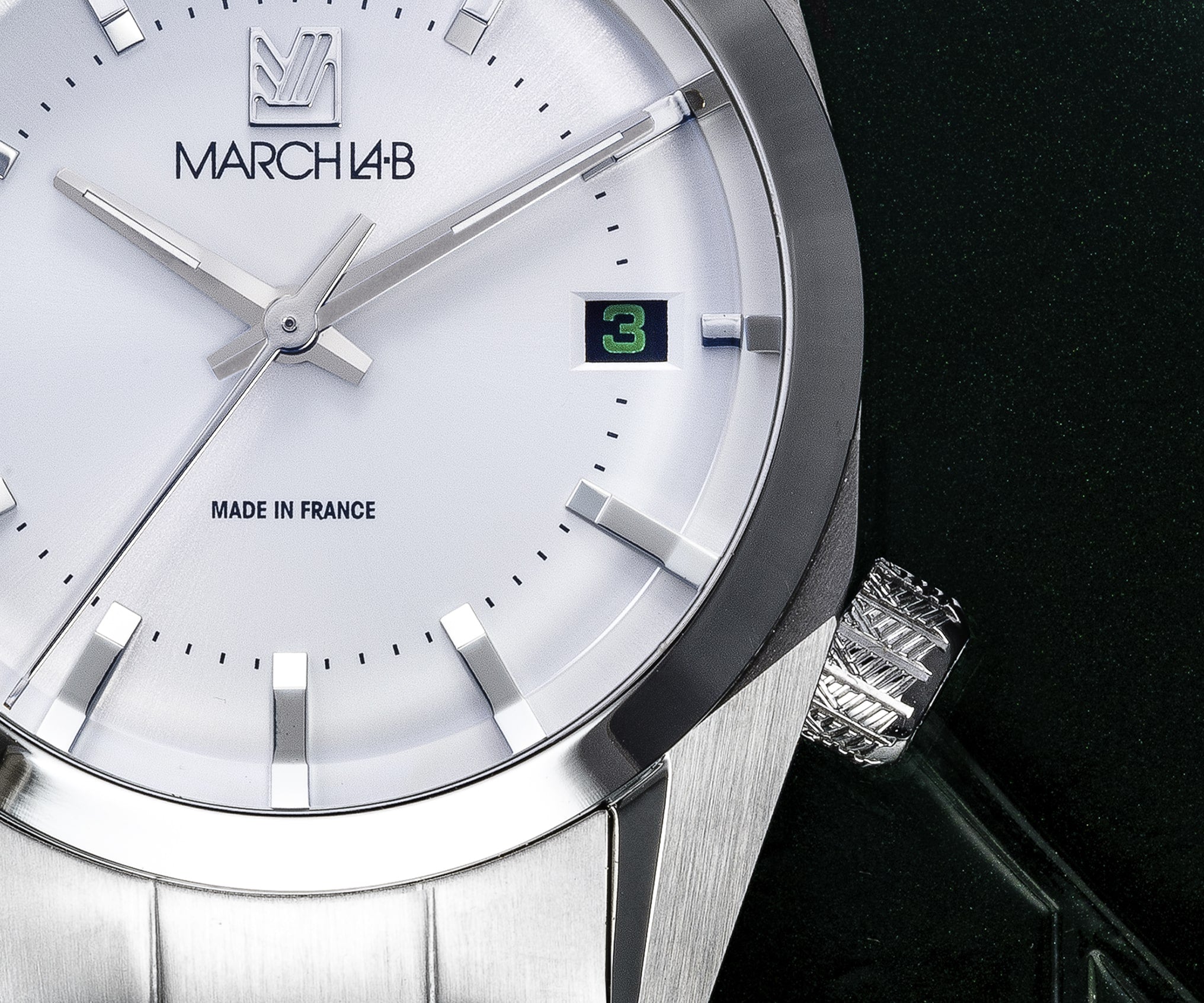 AM69 ELECTRIC WHITE Watch MARCH LA.B