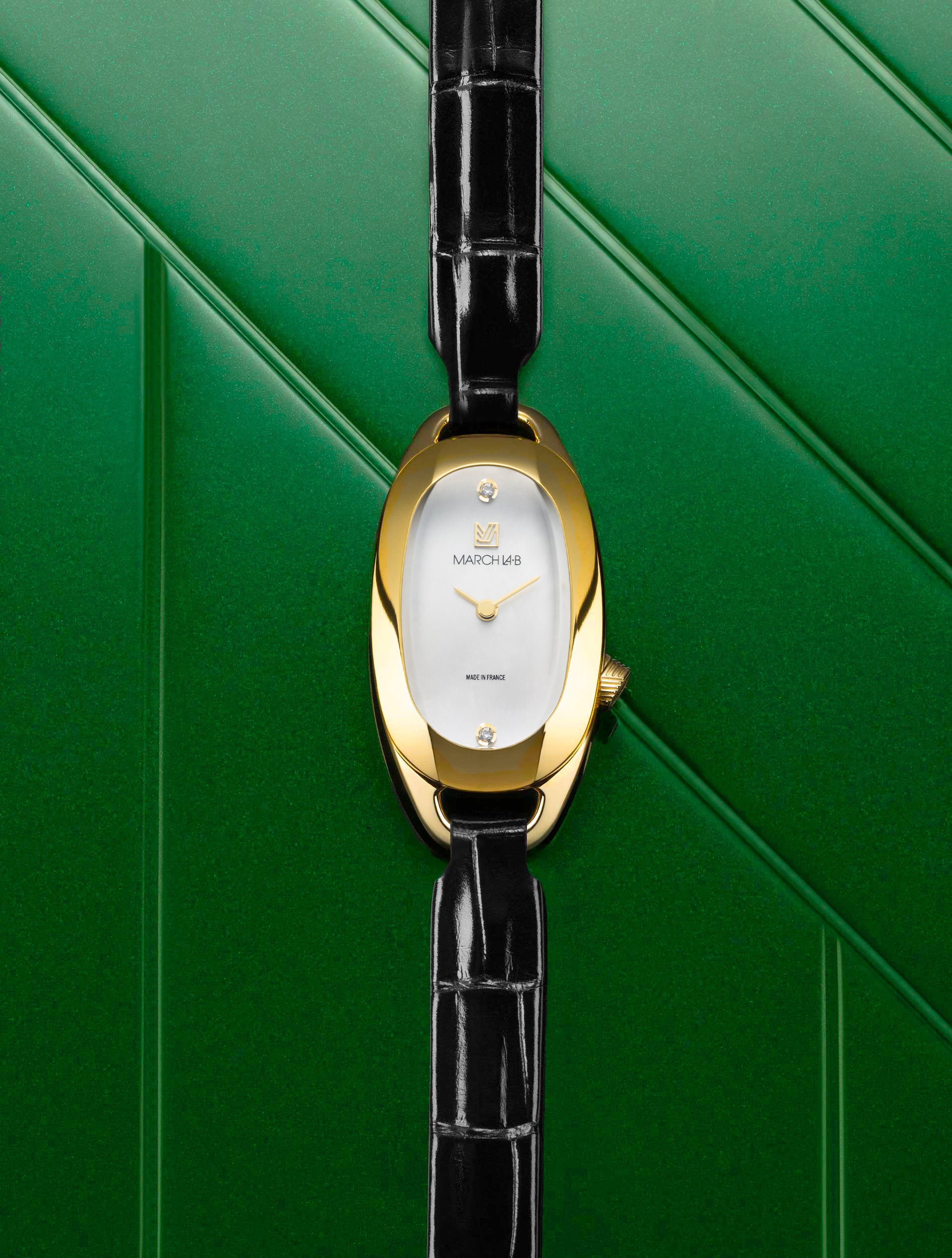 OBLONGUE GOLD-PLATED MOP Watch